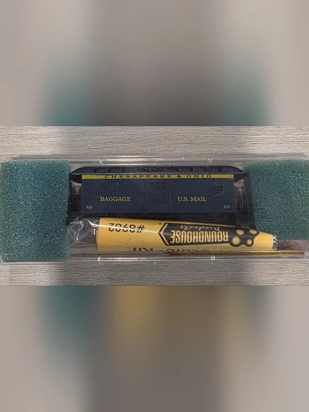 Roundhouse Products N Scale Chesapeake & Ohio Overton Baggage Car Kit